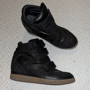 Black, Airwalk, heeled sneakers, Size 5.5 Woman’s